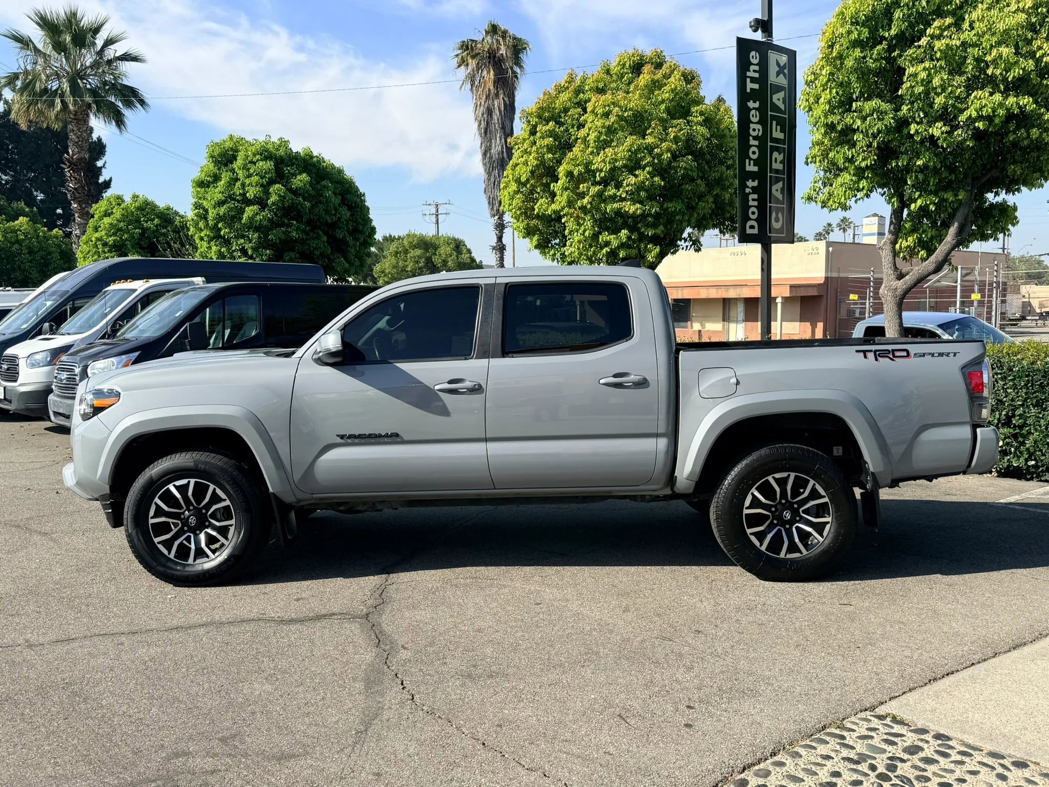 Used 2021 Toyota Tacoma TRD Sport w/ Technology Package image 9