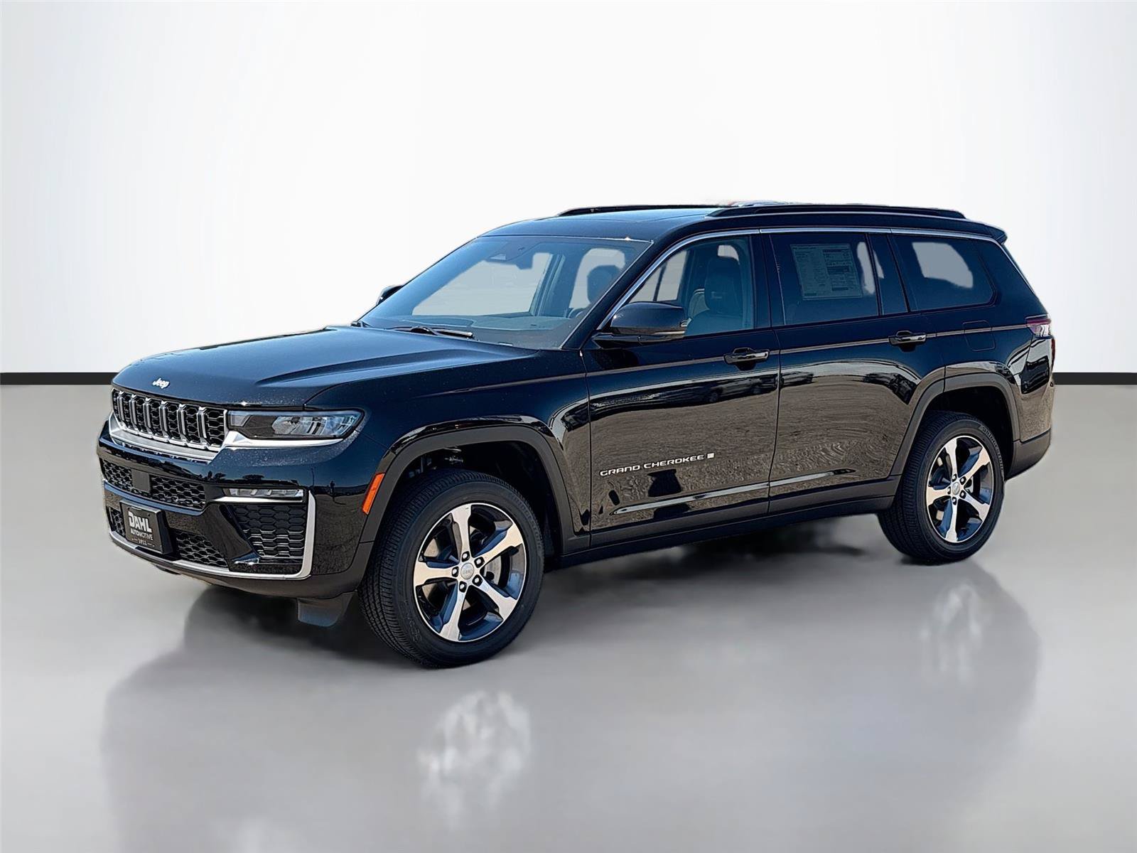 New 2026 Jeep Grand Cherokee L Limited AWD/4WD image 4