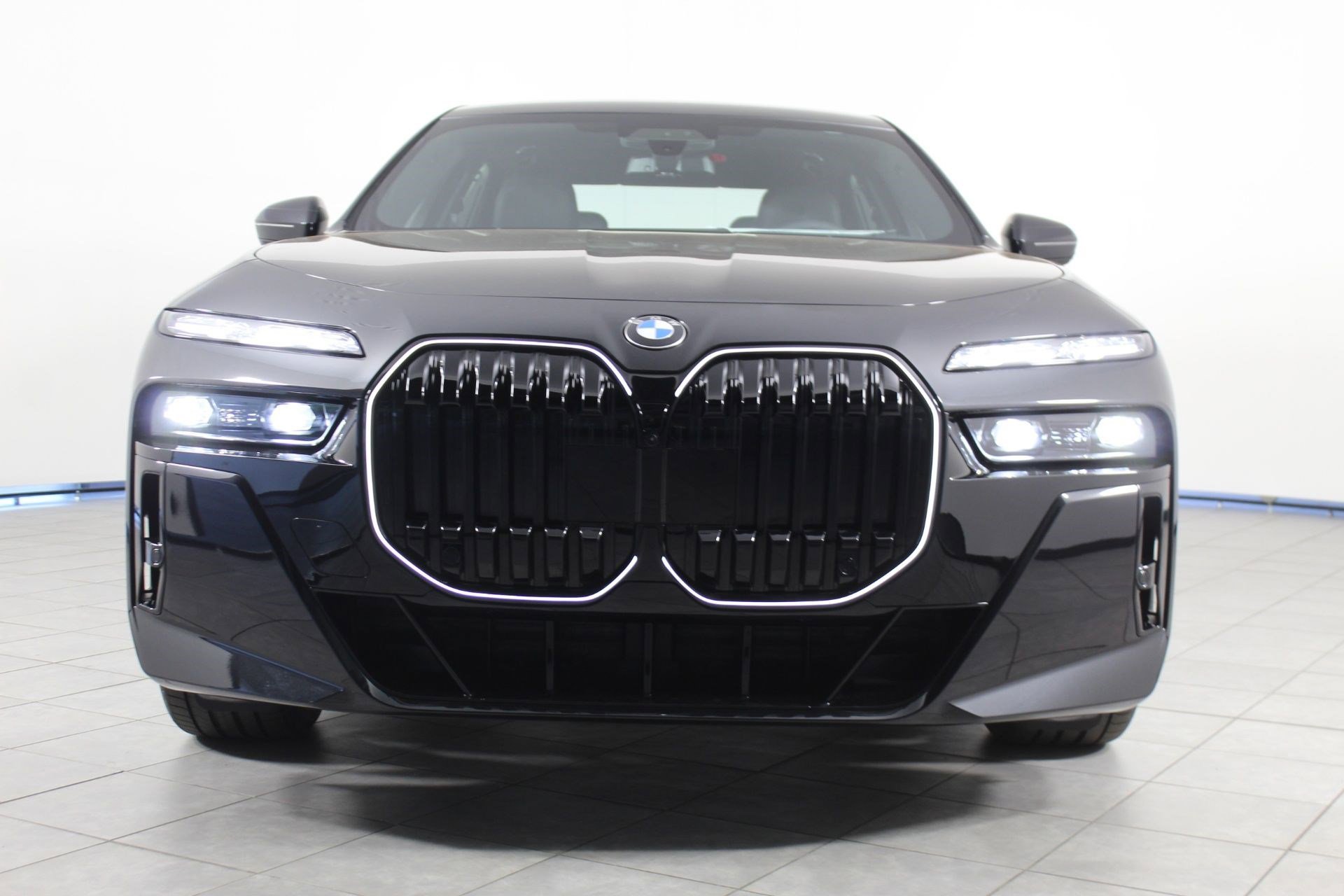 New 2026 BMW 760i xDrive w/ Executive Package image 6