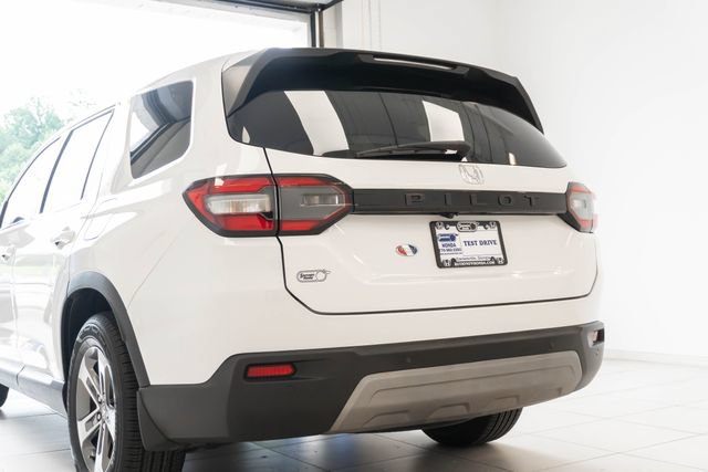 Used 2025 Honda Pilot EX-L image 8