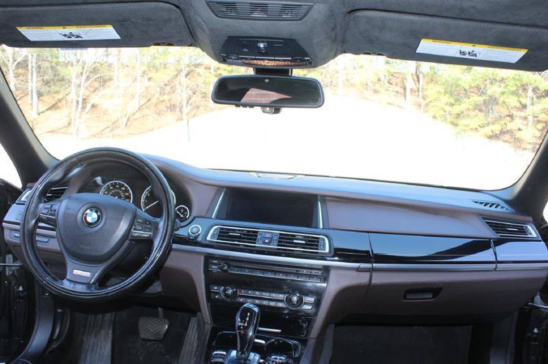 Used 2013 BMW 750Li xDrive AWD/4WD image 15