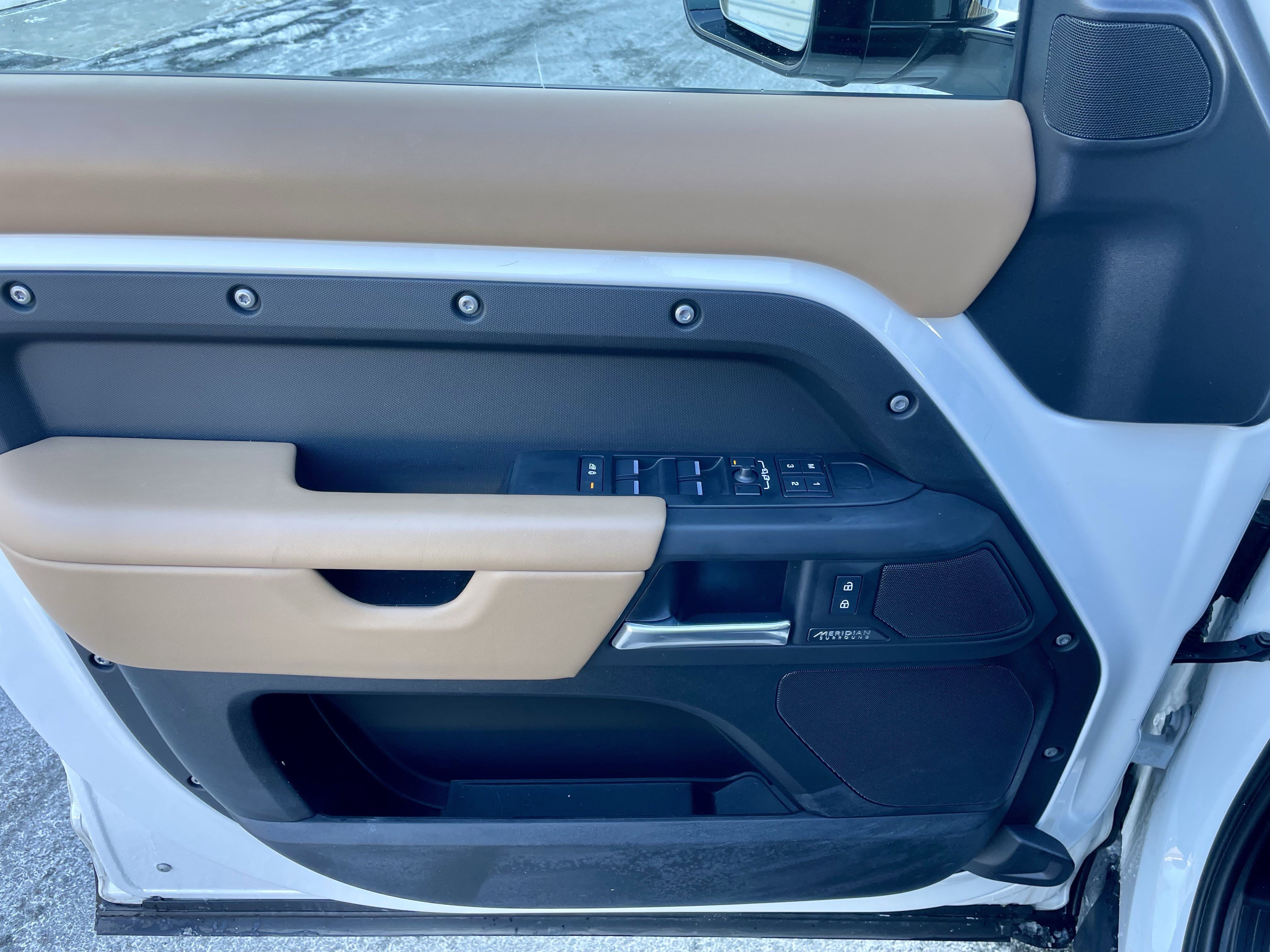 Certified 2025 Land Rover Defender 110 X-Dynamic SE image 12