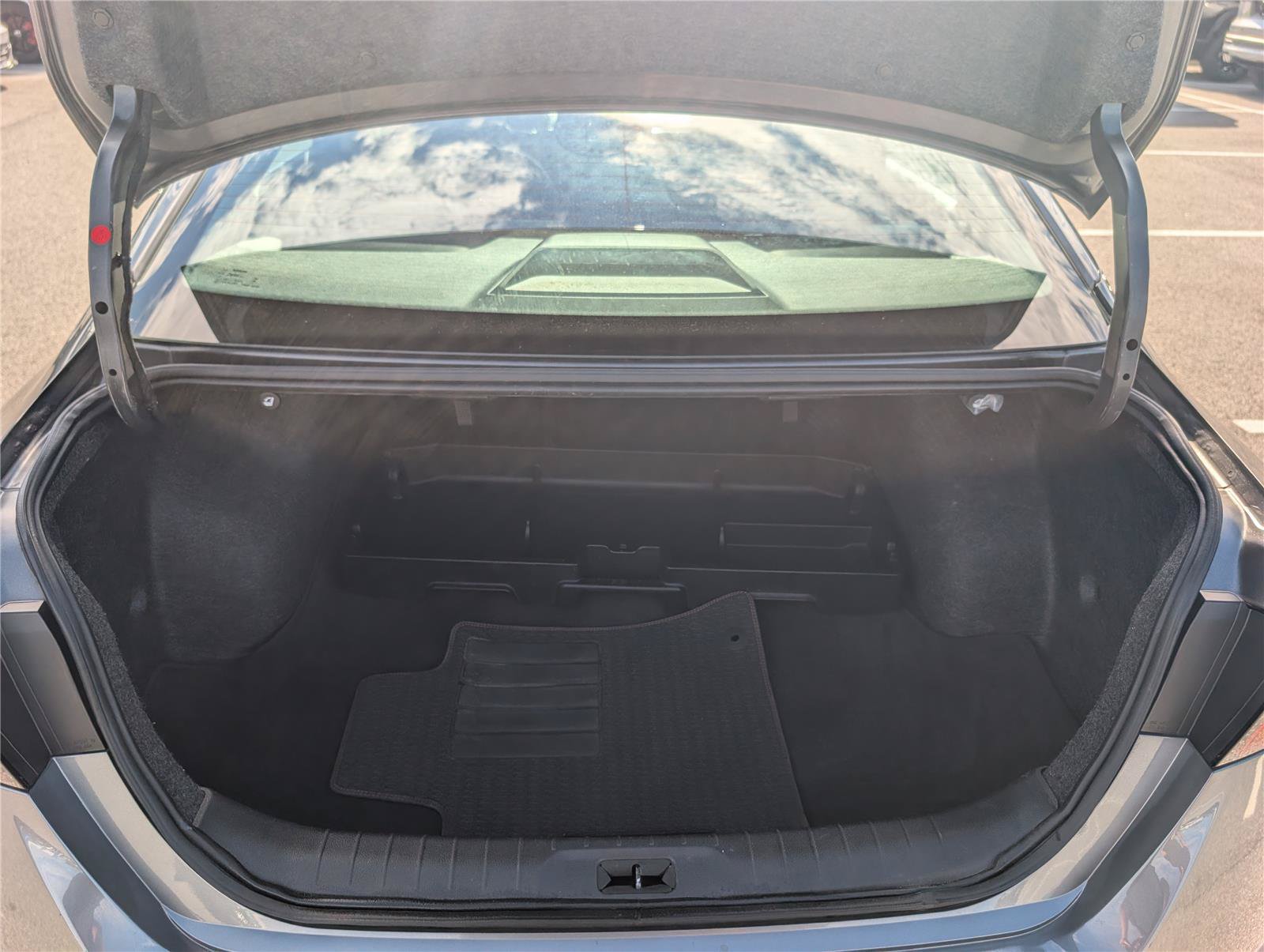 Used 2024 Nissan Altima 2.5 SR w/ SR Premium Package FWD image 13
