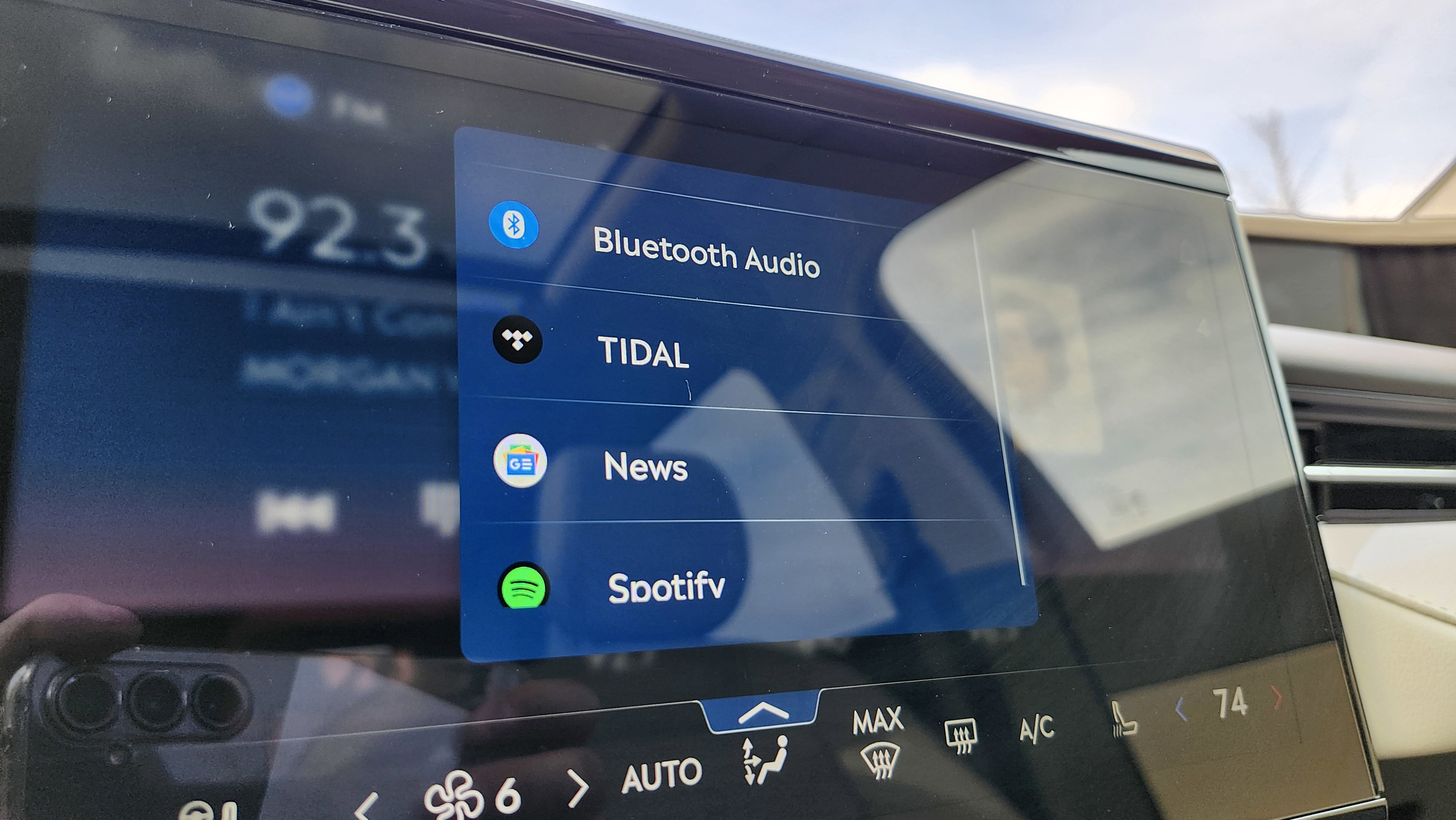 Used 2024 Lincoln Nautilus Reserve w/ Equipment Group 202A image 8