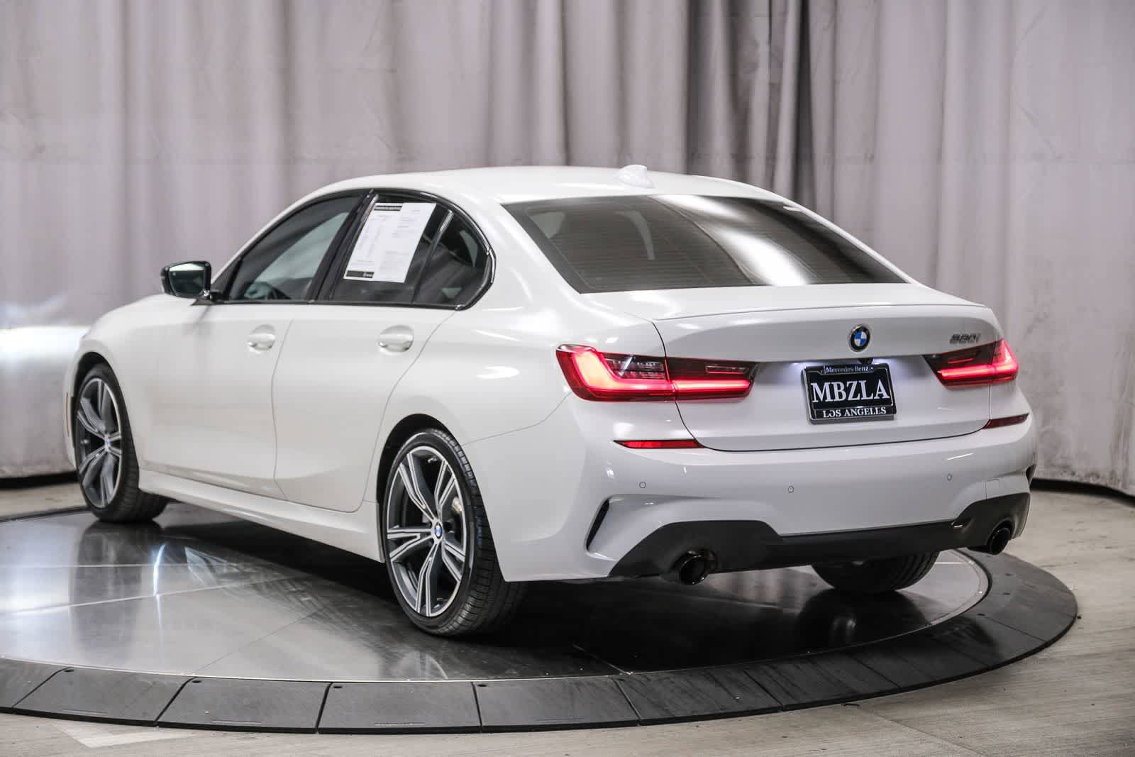 Used 2022 BMW 330i Sedan w/ M Sport Package RWD image 2