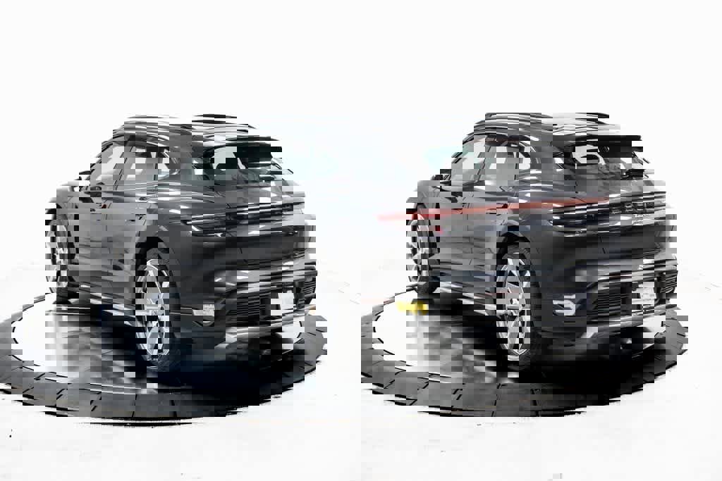 Certified 2022 Porsche Taycan 4 Cross Turismo image 3