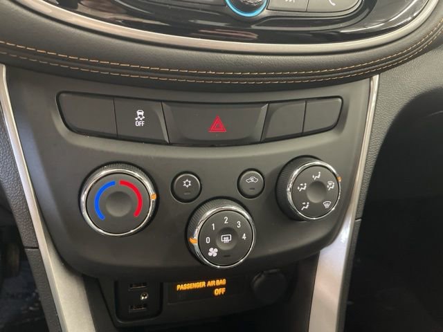 Used 2022 Chevrolet Trax LT w/ LT Convenience Package image 23