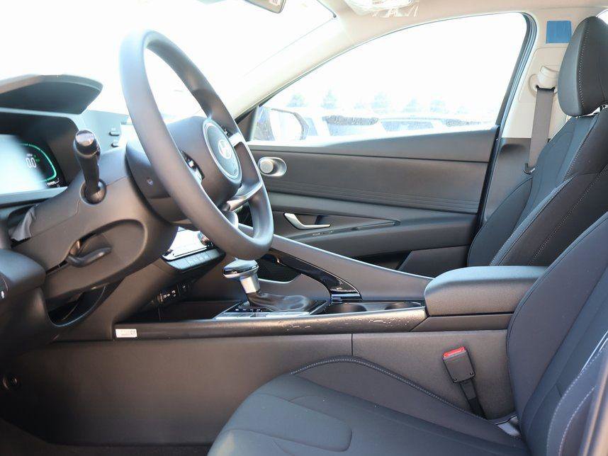 New 2026 Hyundai Elantra Blue image 23