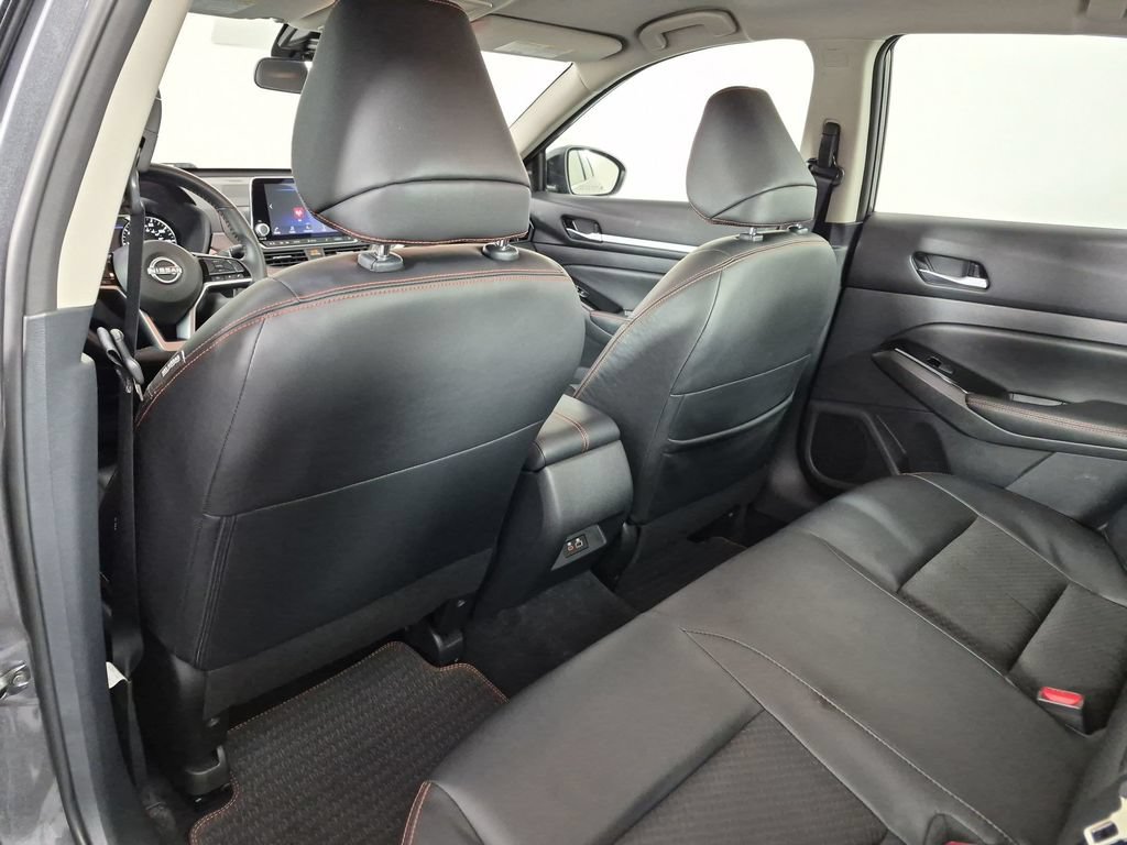 Used 2025 Nissan Altima 2.5 SR FWD image 31