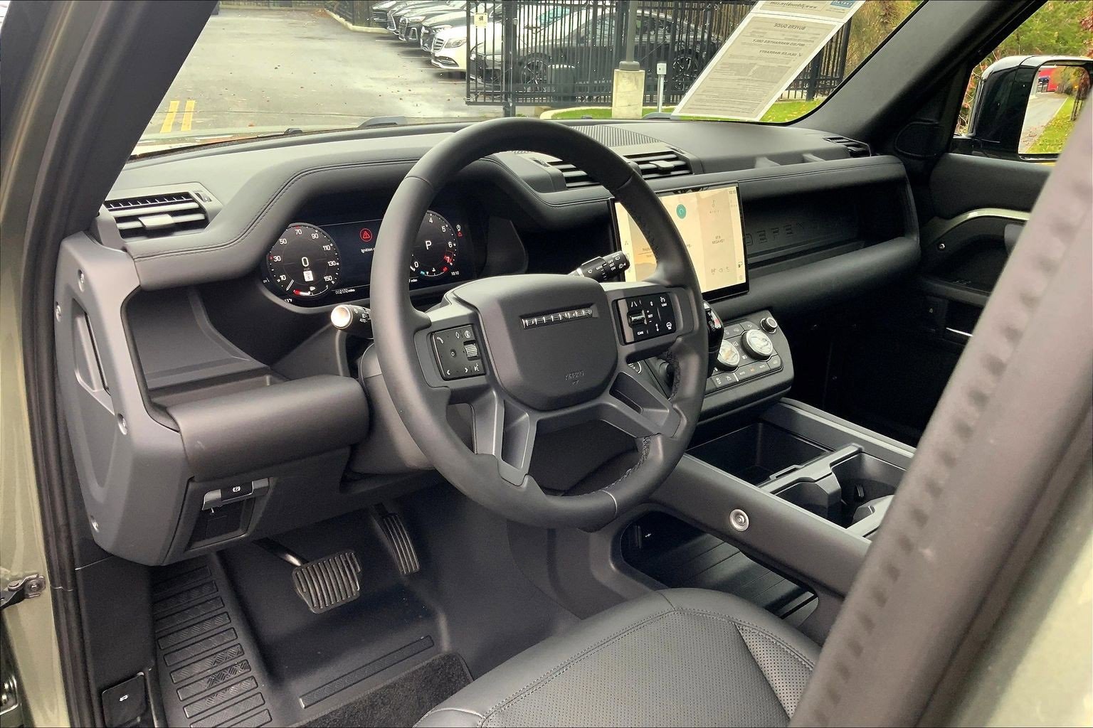 Used 2025 Land Rover Defender 110 X-Dynamic SE image 17