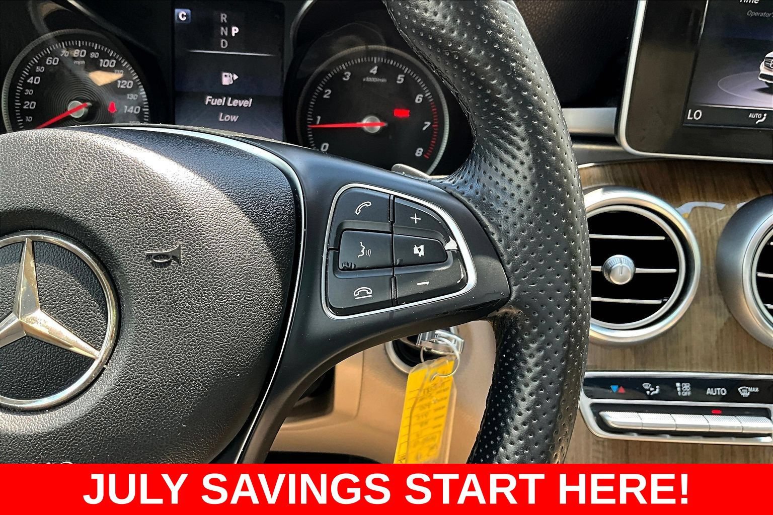 Used 2019 Mercedes-Benz GLC 300 4MATIC w/ Premium Package image 15