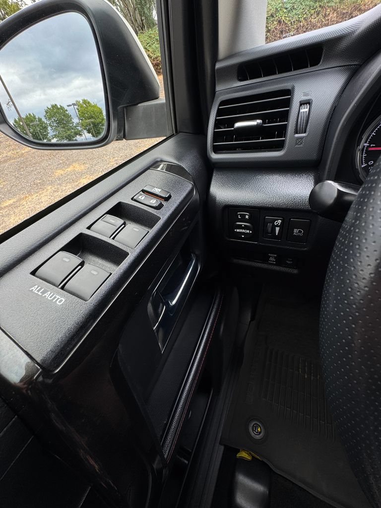 Used 2024 Toyota 4Runner TRD Off-Road Premium AWD/4WD image 16