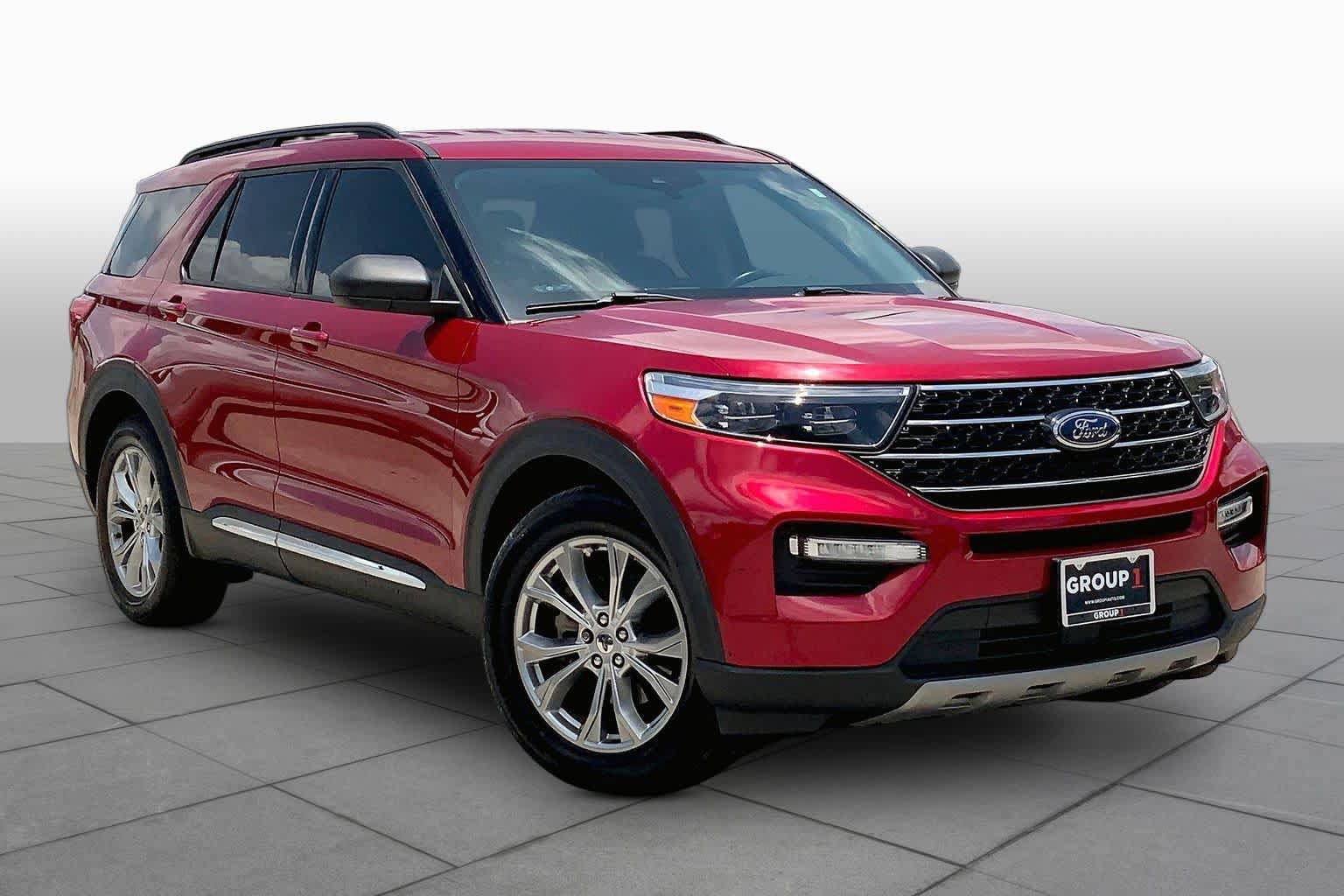 Used 2020 Ford Explorer XLT w/ Equipment Group 202A RWD image 3