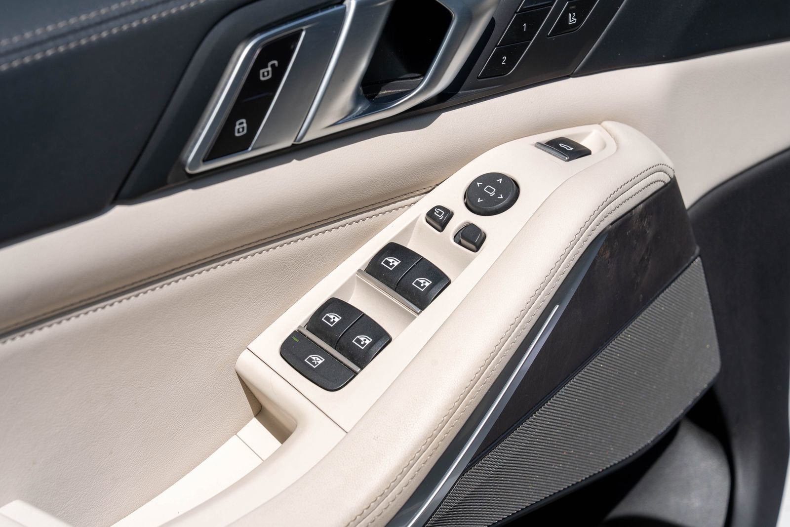 Used 2020 BMW X5 xDrive50i w/ Executive Package AWD/4WD image 16