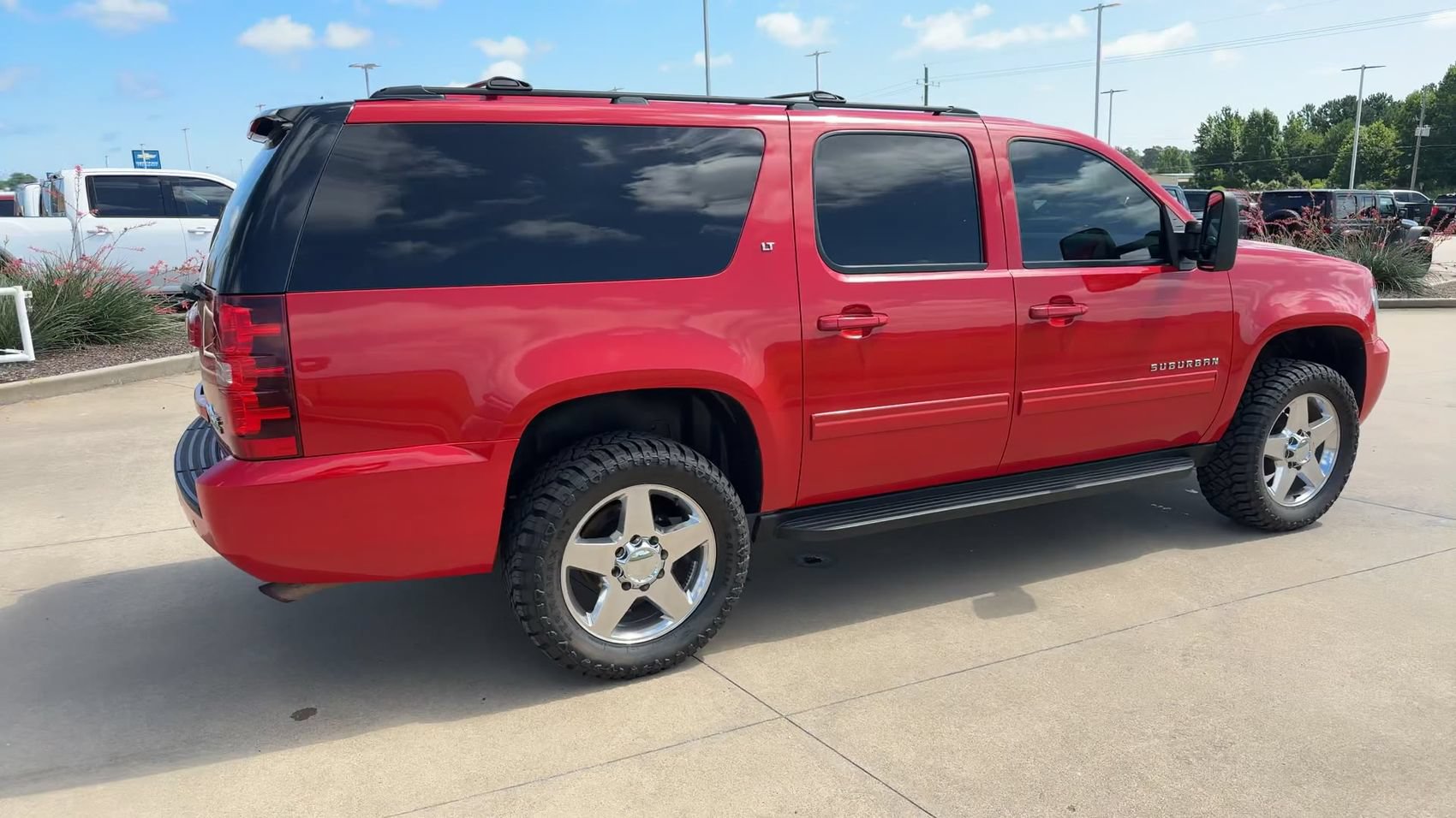 Used 2011 Chevrolet Suburban 2500 LT w/ Luxury Package AWD/4WD image 8