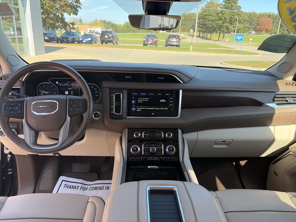 Used 2021 GMC Yukon XL Denali w/ Denali Premium Package AWD/4WD image 12