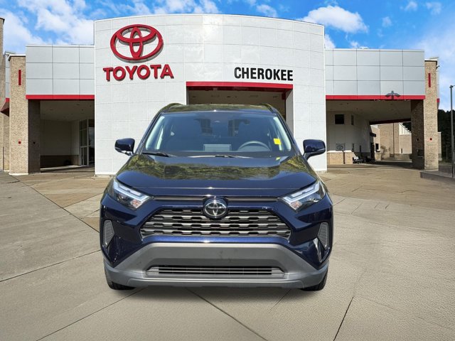 Used 2025 Toyota RAV4 XLE AWD/4WD image 2