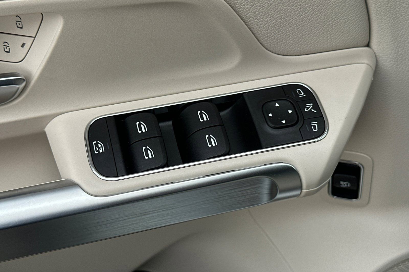 New 2026 Mercedes-Benz GLB 250 image 22