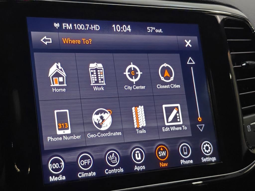 Used 2021 Jeep Grand Cherokee Laredo X image 32