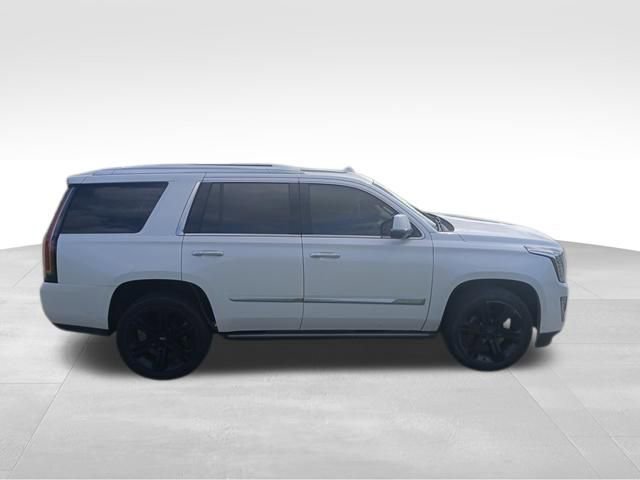 Used 2016 Cadillac Escalade Platinum AWD/4WD image 2