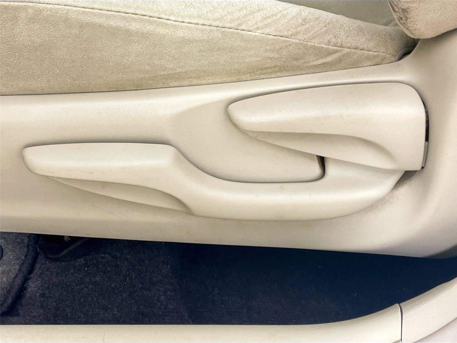 Used 2012 Toyota Prius Two FWD image 19
