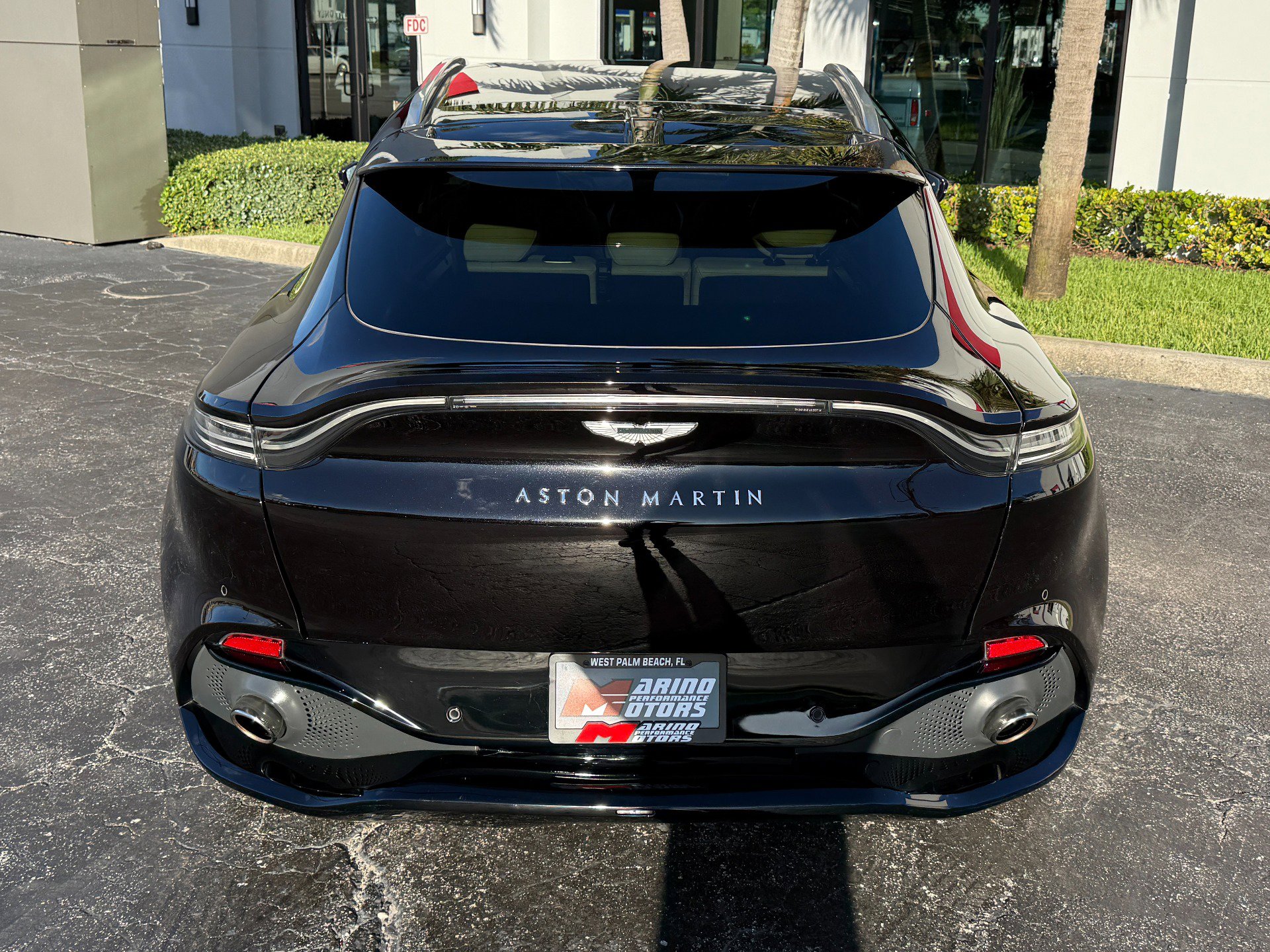 Used 2021 Aston Martin DBX image 16