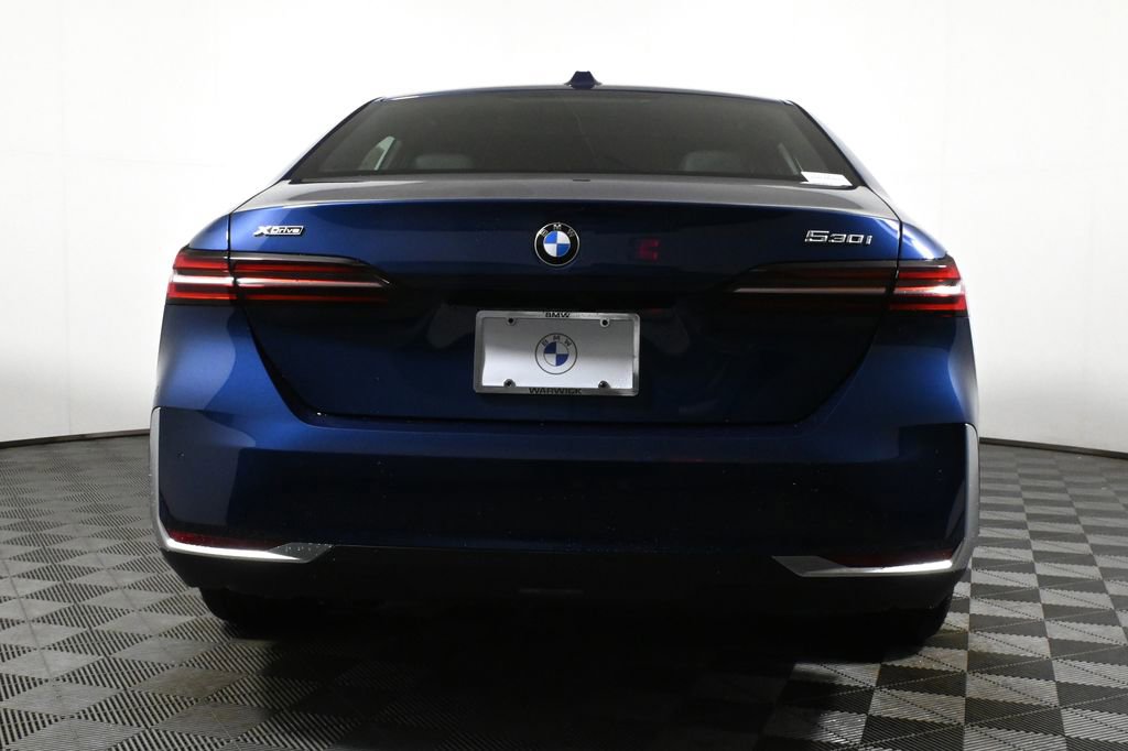 Used 2026 BMW 530i xDrive w/ Premium Package image 6