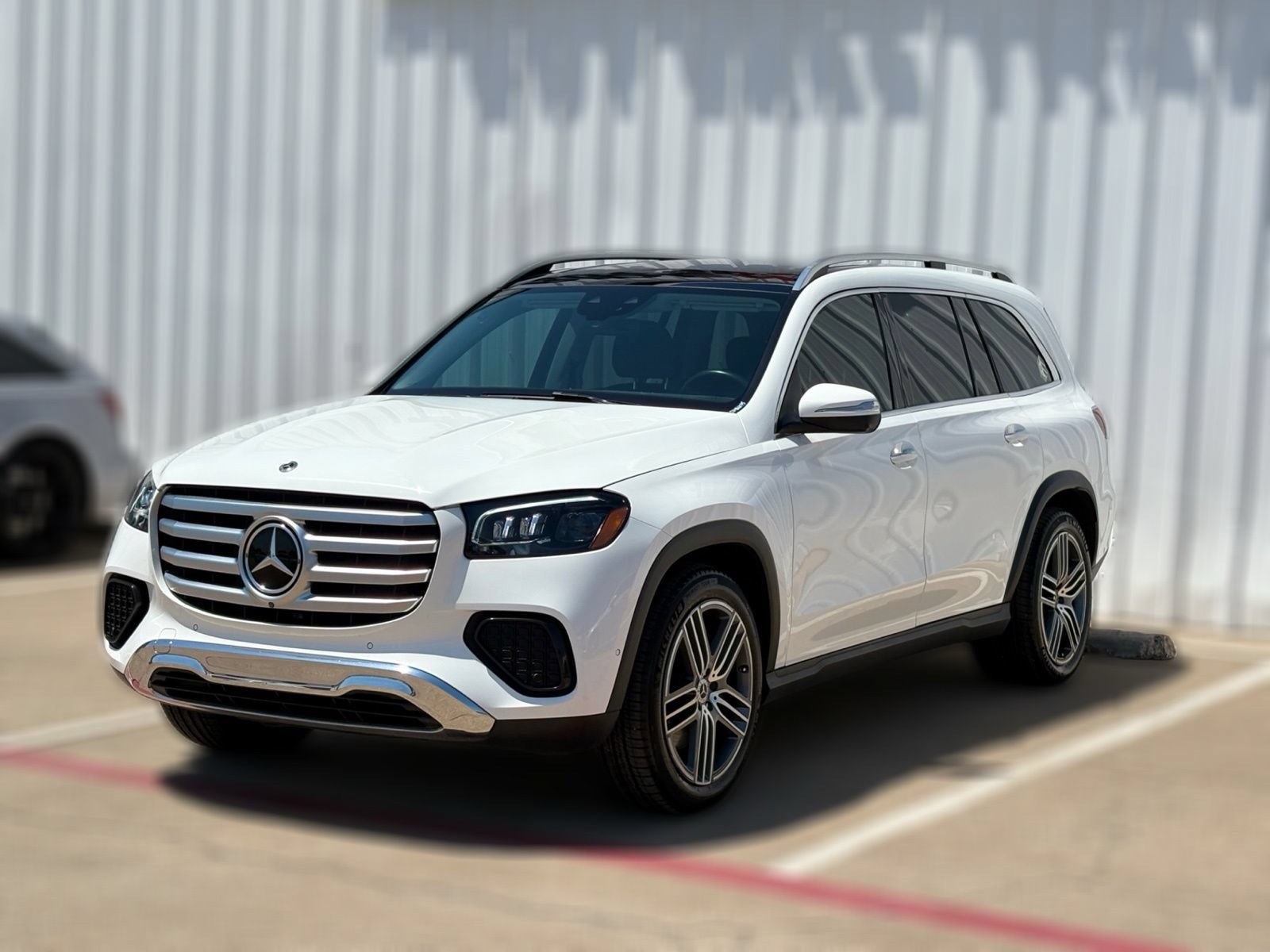 Used 2024 Mercedes-Benz GLS 450 4MATIC image 4