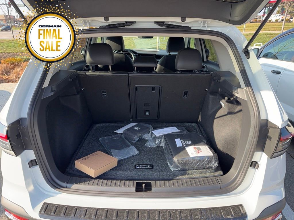 New 2026 Volkswagen Taos SEL image 13