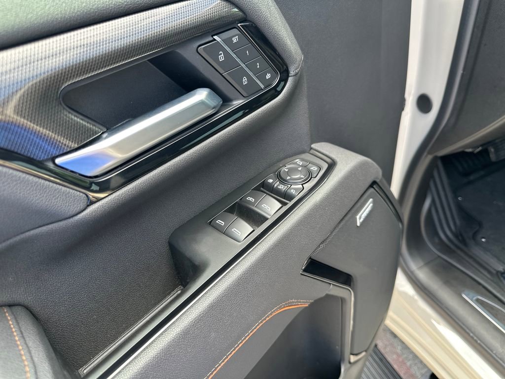 Used 2026 GMC Sierra 2500 AT4 w/ AT4 Premium Plus Package AWD/4WD image 17