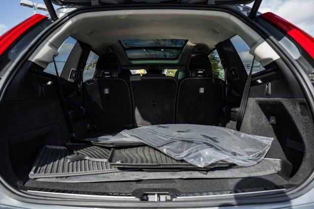 Used 2022 Volvo XC90 T5 Momentum w/ Advanced Package image 10