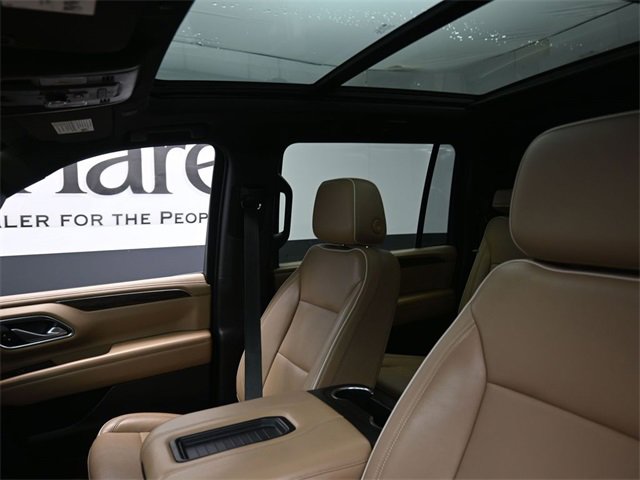 Used 2021 Chevrolet Suburban Premier w/ Premium Package image 17
