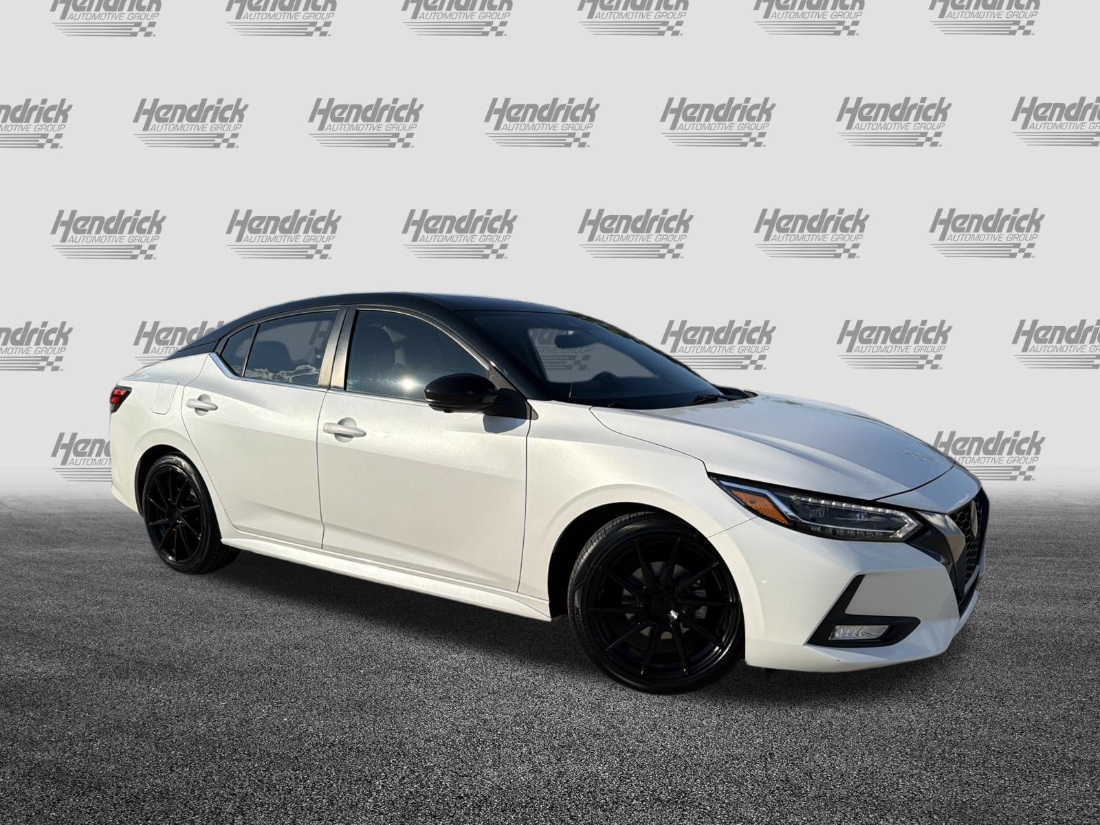 Used 2022 Nissan Sentra SR w/ SR Premium Package FWD image 2