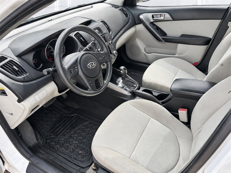 Used 2013 Kia Forte EX FWD image 8