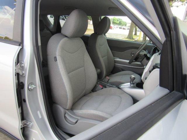 Used 2017 Kia Soul EV-e FWD image 18