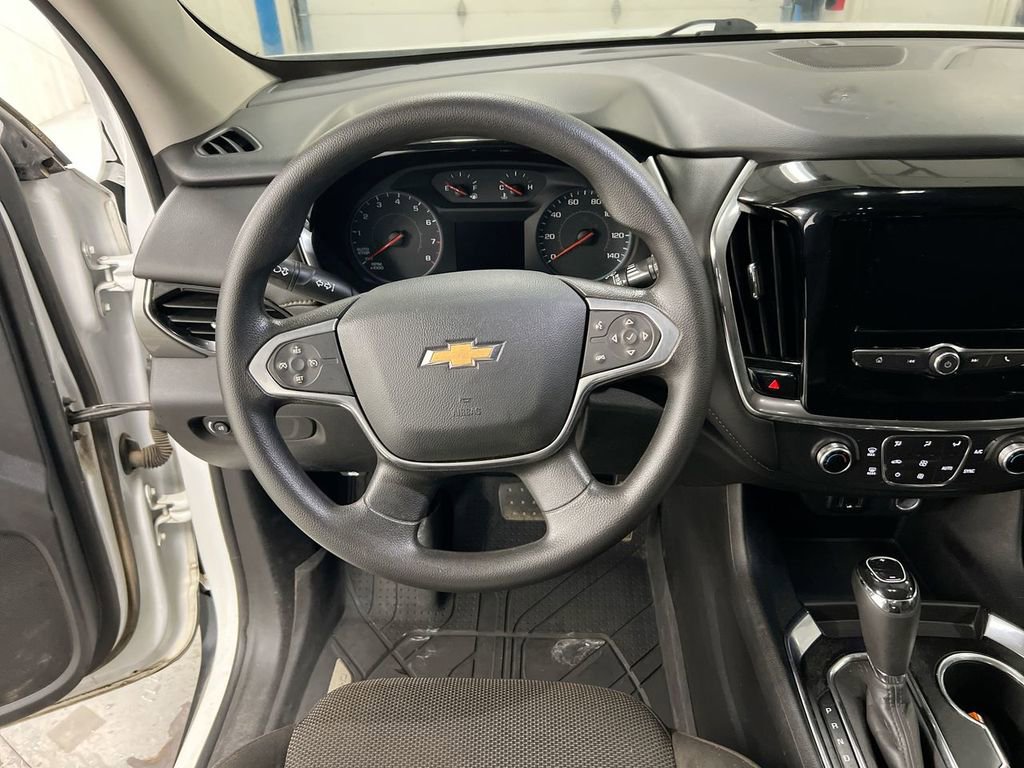 Used 2020 Chevrolet Traverse LS image 18