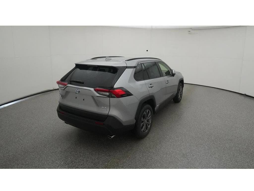 Used 2023 Toyota RAV4 XLE Premium AWD/4WD image 10