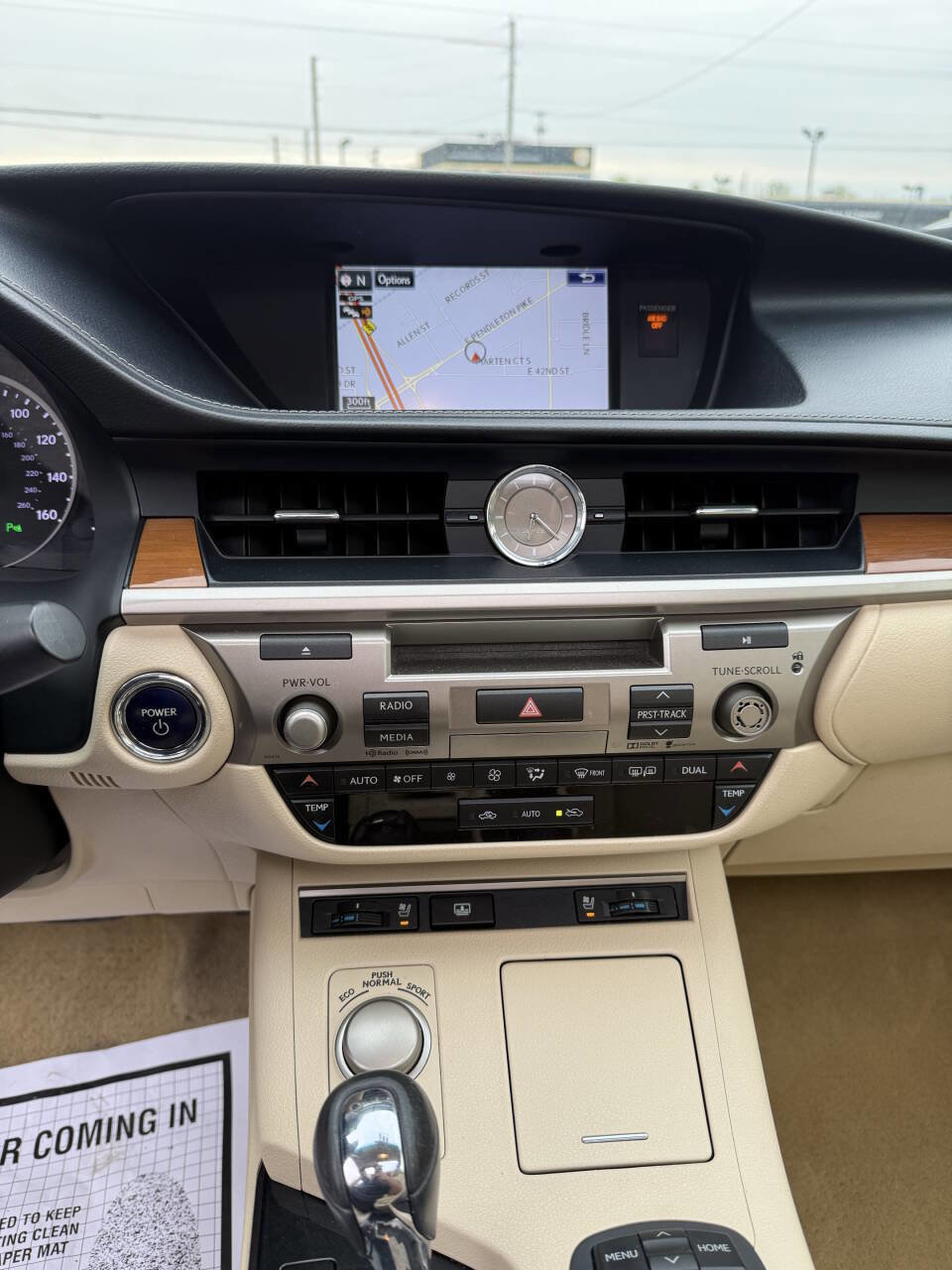 Used 2015 Lexus ES 300h w/ Navigation System Package FWD image 18