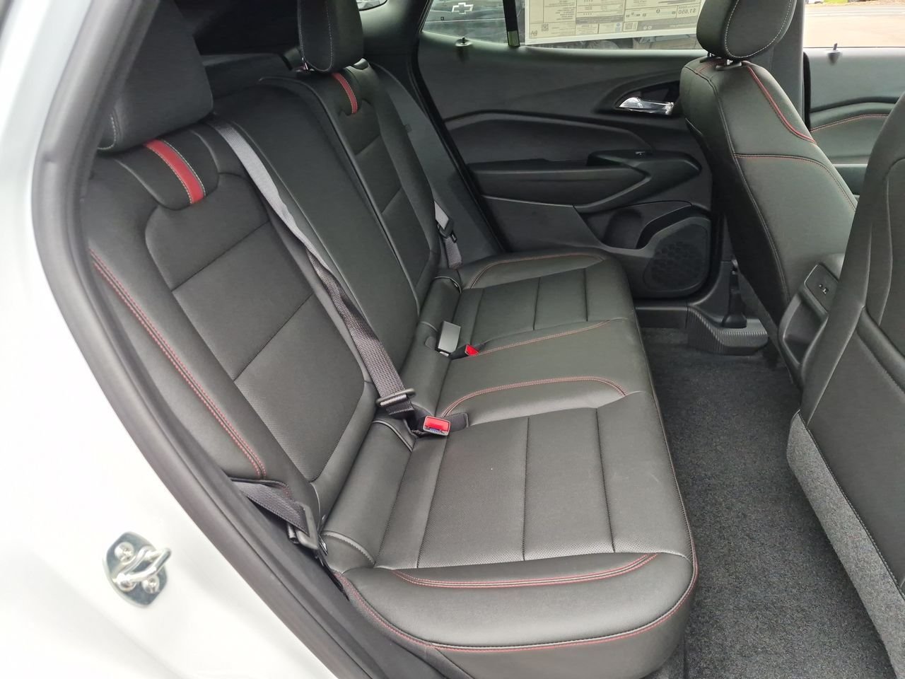 New 2026 Chevrolet Trax RS w/ Sunroof Package FWD image 28