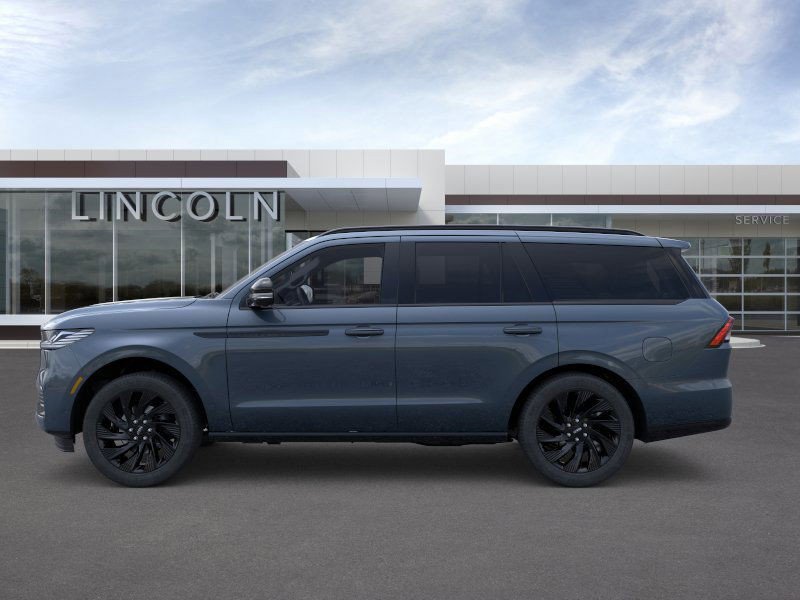 New 2025 Lincoln Navigator Reserve w/ Jet Appearance Package image 3