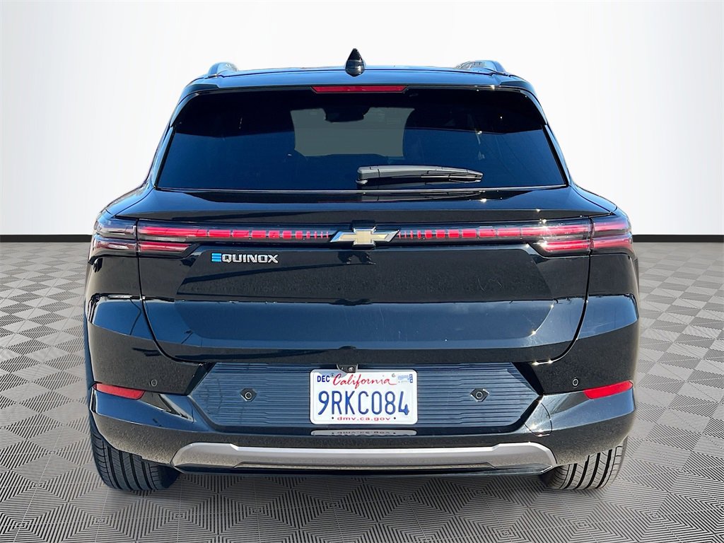 Used 2025 Chevrolet Equinox EV LT w/ Convenience Package image 6