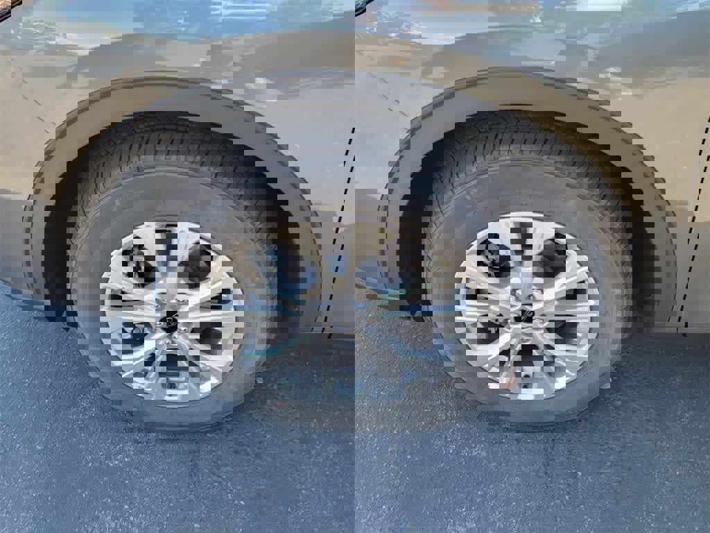 Used 2025 Ford Escape Active image 3