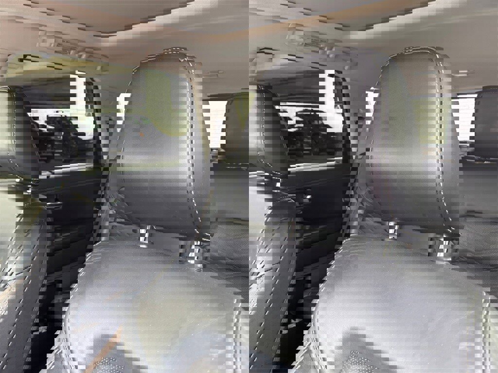 Used 2023 Nissan Pathfinder Platinum w/ Lighting Package (N92) image 17