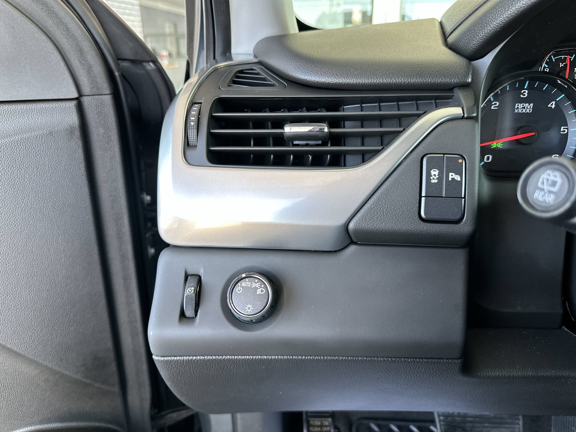 Certified 2020 Chevrolet Tahoe LS RWD image 16