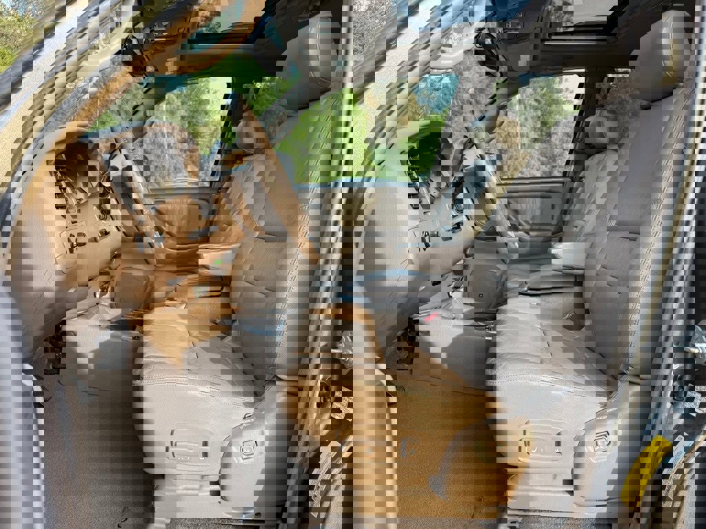 Used 2004 Toyota Sequoia Limited image 9