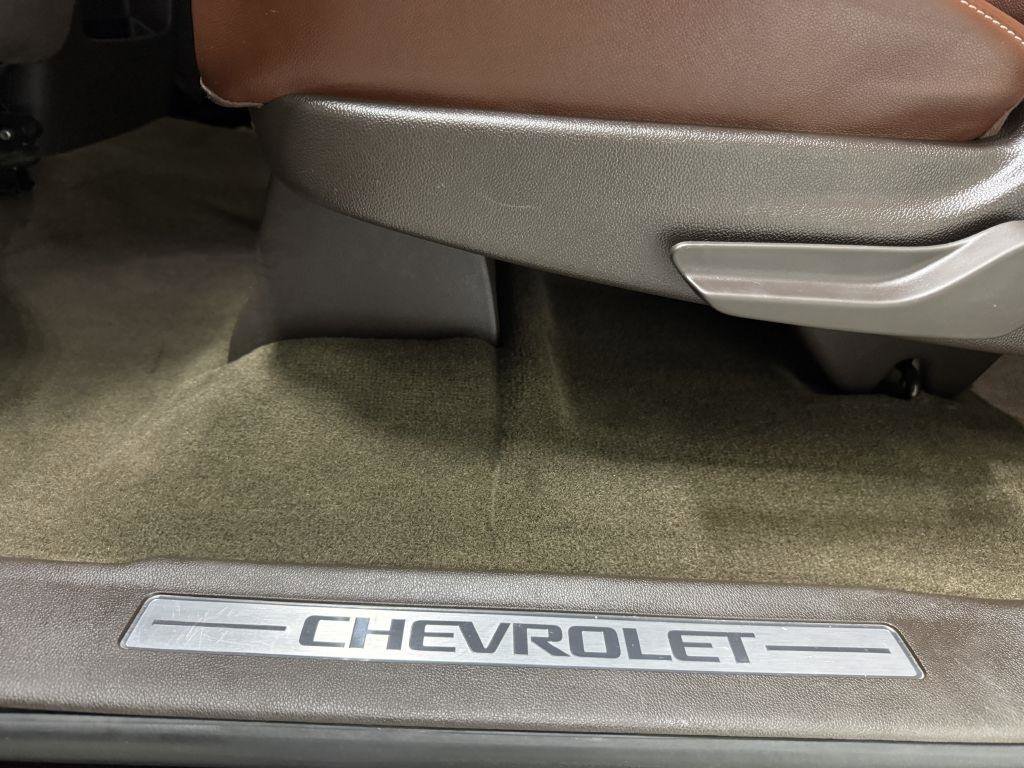 Used 2017 Chevrolet Suburban Premier image 45
