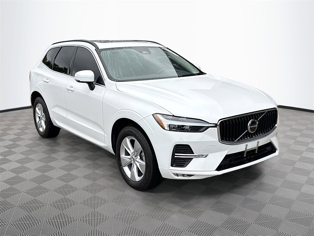 Used 2022 Volvo XC60 B5 Momentum image 4