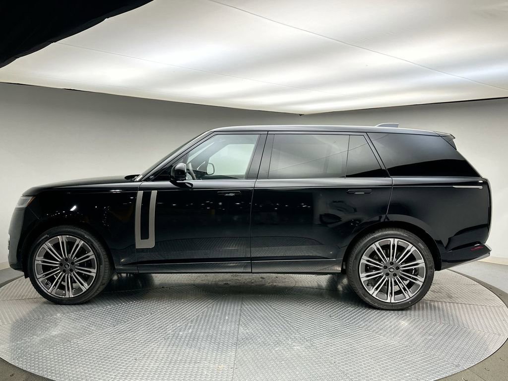 New 2025 Land Rover Range Rover Long Wheelbase SE image 2