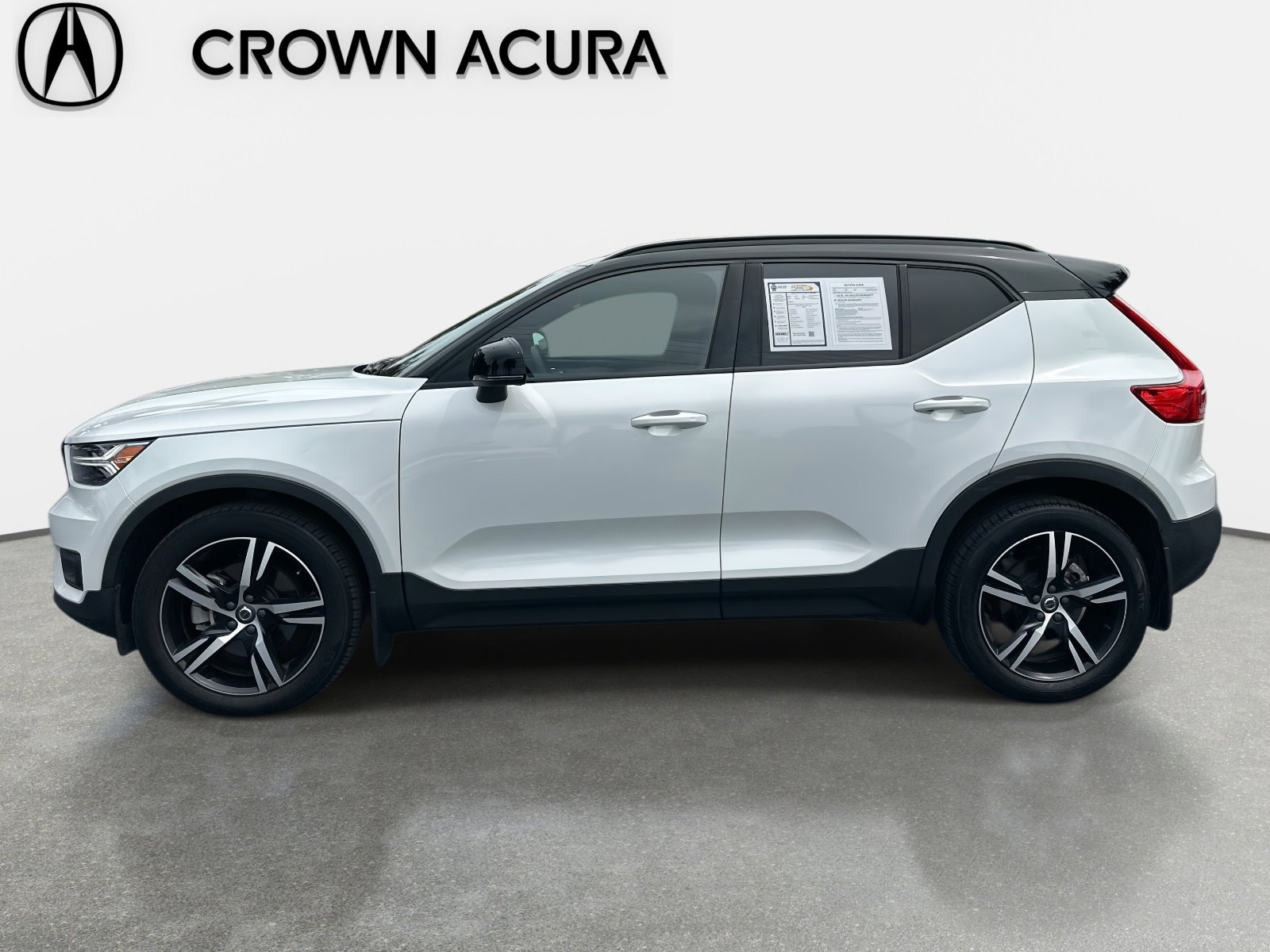 Used 2022 Volvo XC40 T5 R-Design image 7