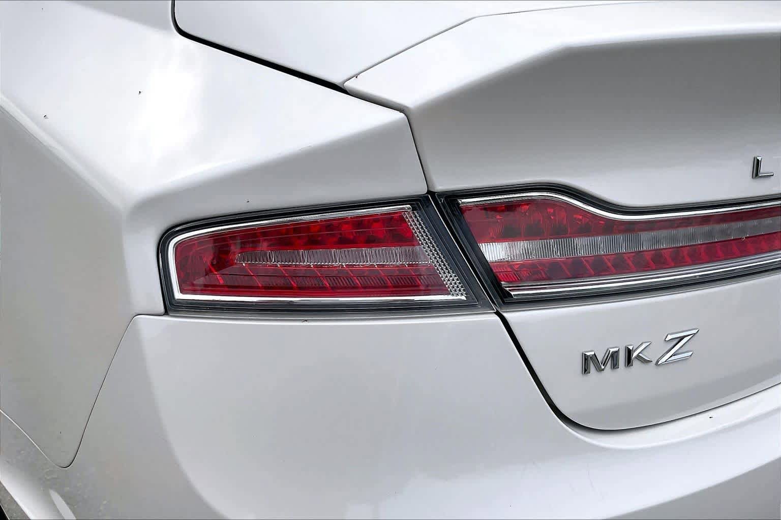 Used 2016 Lincoln MKZ Hybrid w/ Equipment Group 500A Select FWD image 29